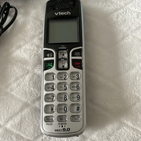 Brand:V Tech, cordless phone with caller ID and handset speaker.(wireless). - Picture 4 of 5